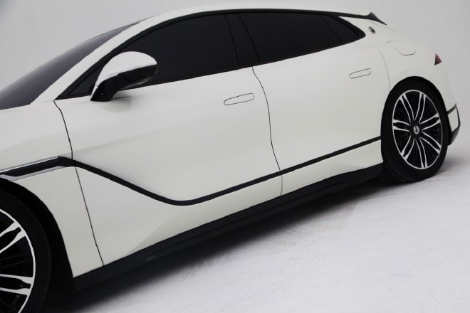 Mainly luxury and performance, static real shot Z9GT