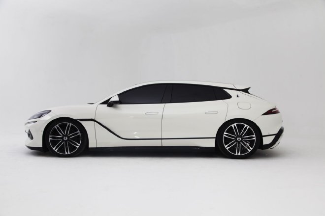 Mainly luxury and performance, static real shot Z9GT